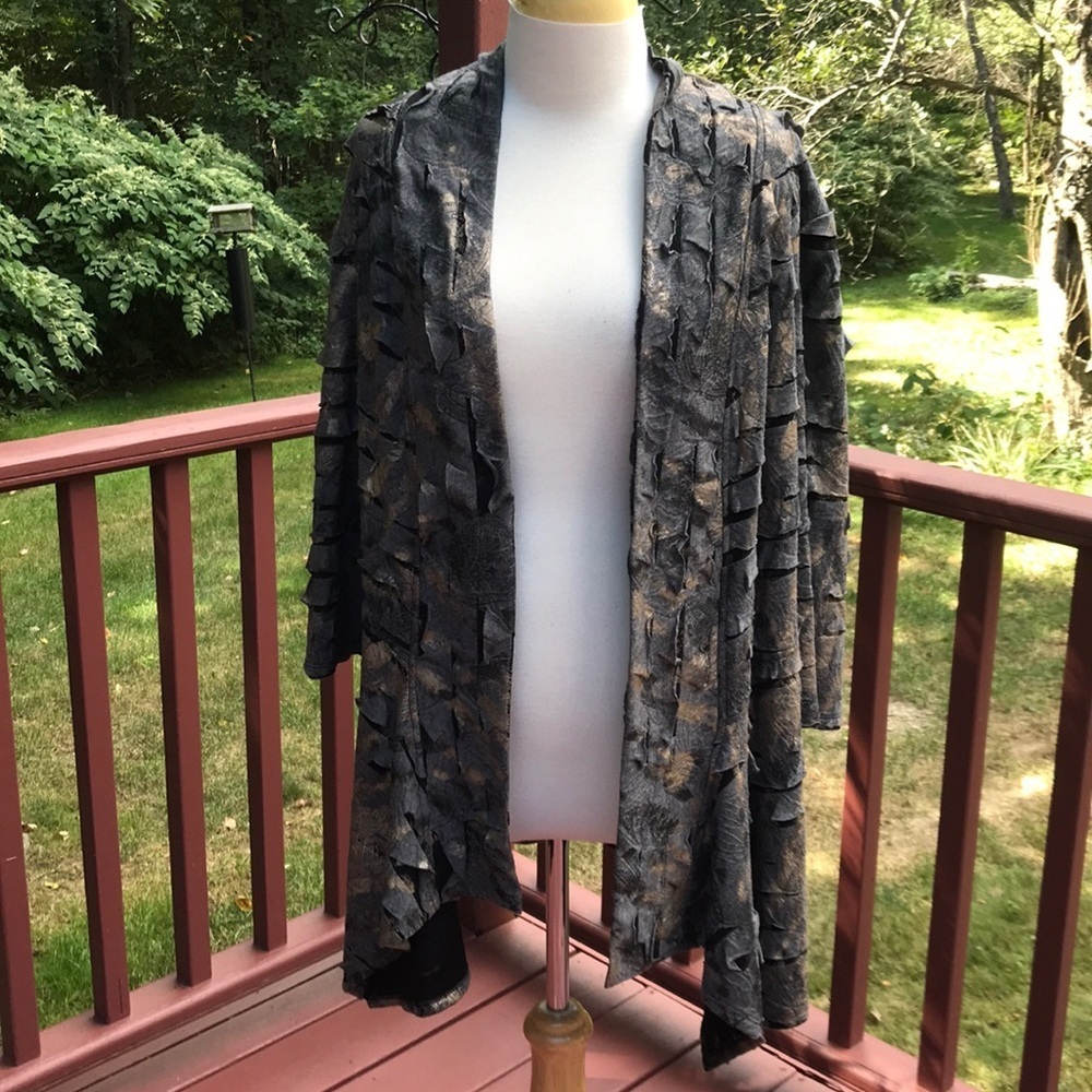 Frank Lyman Design SZ 18 duster/kimono with details.